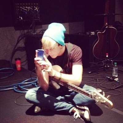 NctMyTypc's profile picture. poptarts are cool... fuck store brand