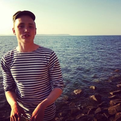 Любящий одну)