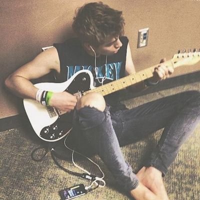 exaggeratc's profile picture. under construction