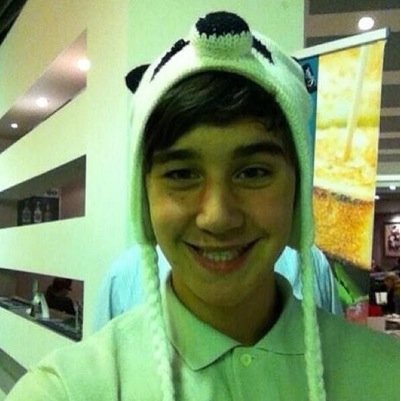 FREE FOLLOW FROM @lewkyoucutie and @cutest_jye FOLLOW U THERE