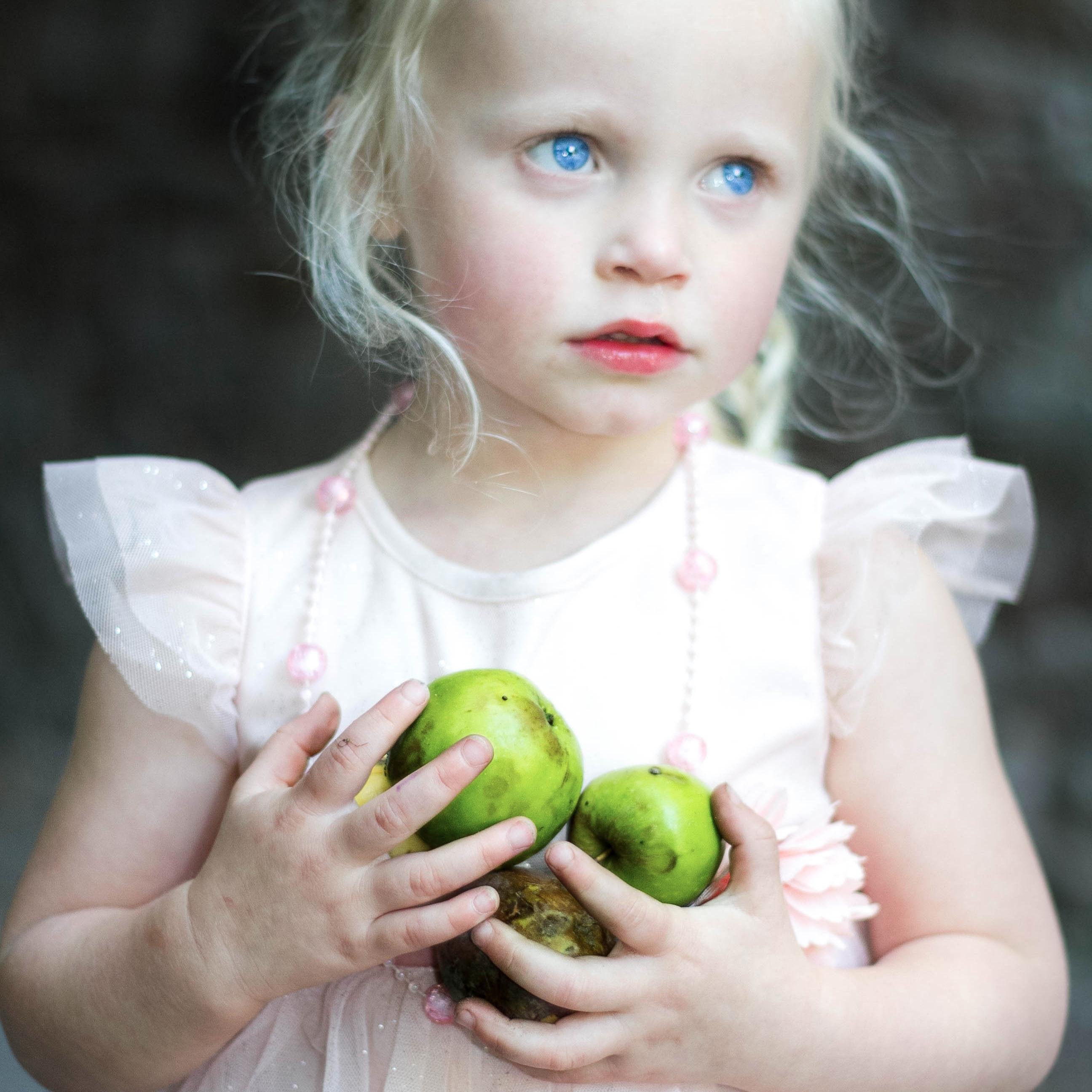 AnaNeales's profile picture. Affordable Photography for those who wants to capture memories & those treasured moments in a way that you can't do yourself.