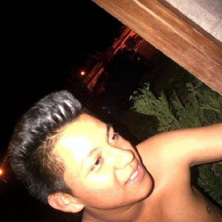 me gusta las motos y carros y soy alegre y amistoso