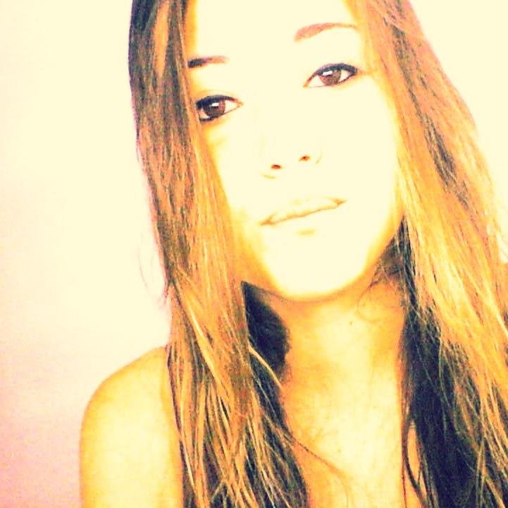 Soy de las que piensa que lo IMPOSIBLE solo tarda un poco mas, solo hay que aprender a caminar bajo la tormenta. Dejo de pensar para poder sentir. Onalti