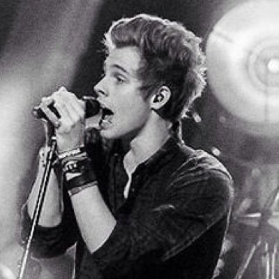 i gave you a free follow so please follow @cuthbertaddict in return ☺️ also RT some recent tweets from that account if you want a DM to Luke Hemmings x