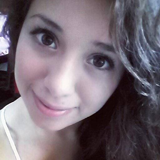La felicidad se puede hallar hasta el los momento más ocuros si se sabe usar bien la luz.               Amante de ✌ los postres(: