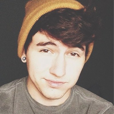 follow @wow2l bc she gave you this free follow!✨