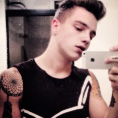 olharbarone's profile picture. [Caíque Gama voice] calma, calma meu amor eu to aqui,tbm te amo. 15/02/14 ❤️