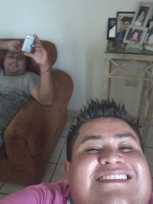 Integrante de la banda @SonDeTambora de @Tonolizarraga1, toco la armonía y soy el mas bandero mas sexy jeje