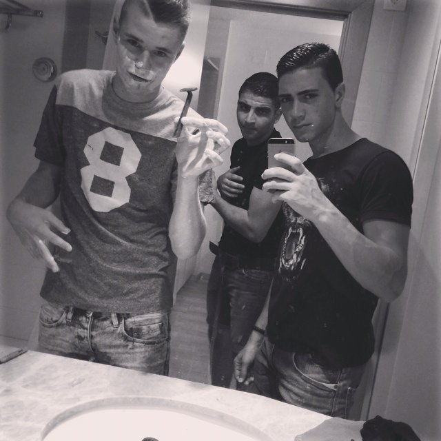 Instagram: howikk