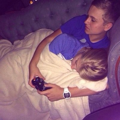 I'm a lover, not a fighter. But I'll fight for what I love. ♡