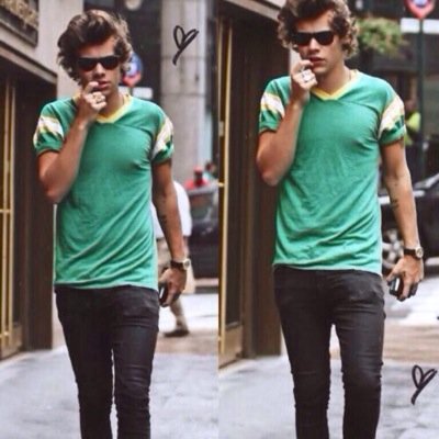 i write stories on wattpad... u should read th sometime @ _readingislife__ FOLLOW IF U LOVE 1D AND 5SOS AS MUCH AS I DO!