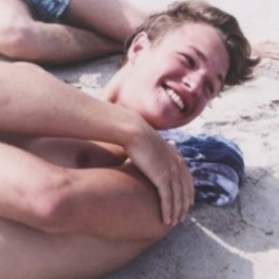 fazendo macumba pro ansel não morrer mais nos filmes
