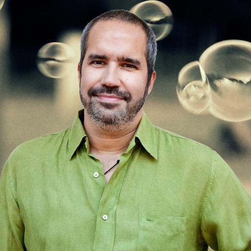 Diseñador gráfico • Social Media Strategist • Cofundador de @pompasdepapel