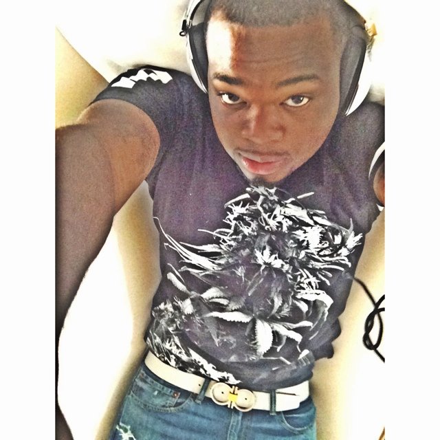Welcome to Richness  Don't mind me I'm just being #Rich *Rich Shrug* #TEAMJAMAICAN  #TEAMRICHVILLE #TEAMFOLLOWBACK