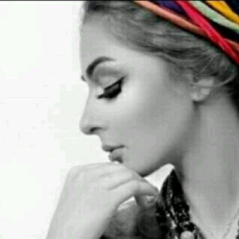 ☆يعجبني الشخص الذي حين تتبسم له .. يرد عليك بابتسامه اعرض هؤلاء هم الذين تود لو ان لهم اشباهاً كثيره في حياتك★