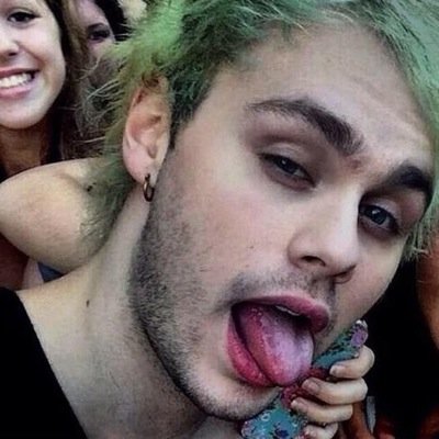 Free follow. Don't follow me. FOLLOW @___iamkvothe___ bc goal. Ask for followback!