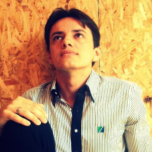 Cantor,levita e servo do Senhor JESUS... amo minha abençoada família, minha esposa e minha filha... Deus é fiel e cumpre suas promessas...