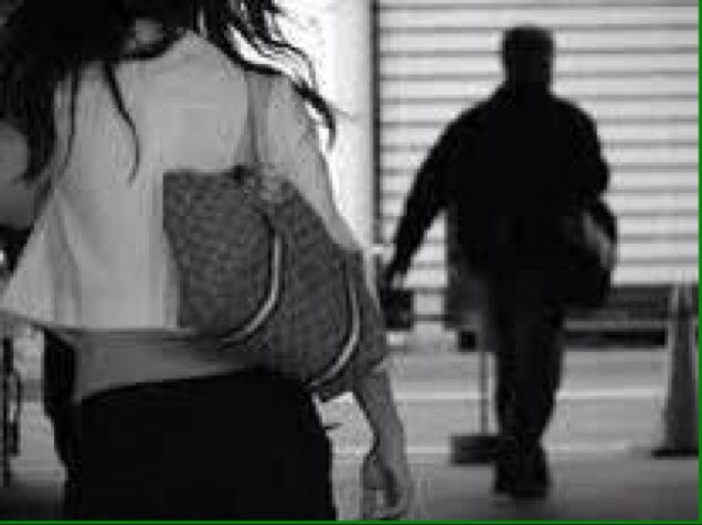 ios266's profile picture. فِيْ غيآبُگِ ، أسگُنُ الألم وٰيسگُنُنْي الحُزن وتخطُفُنُيْ الوِحده ، بِـ غرضِ الحنينْ ( )