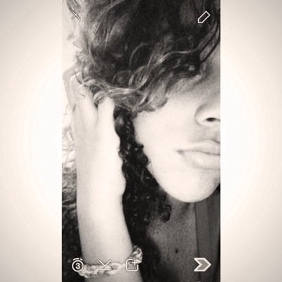 _yourqueenx3's profile picture. ωιтн fαιтн уσυ ¢αи gєт αиуωнєяє✨   ι fσυи∂ му σиє αи∂ σиℓу