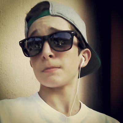 whatsapp : 555484127252.       instagram : @vitii_vitii