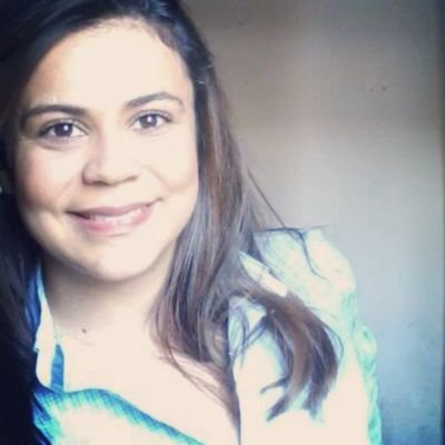 a única verdade é que vivo.
Sinceramente, eu vivo.
Quem sou?
Bem, isso já é demais....
Clarice Lispector