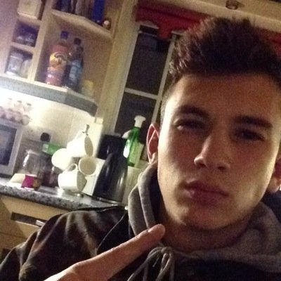 farooqui95's profile picture. 19