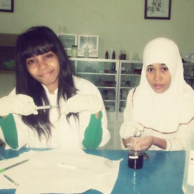 Hayati Fatmonah _|| pHarmacy Stikes NHM '011 ||_ Follow me for follback , Just Mention ! ||__||