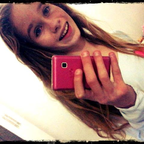 Sabe viver quem dedica um dia ao sonho, e outro a realidade. *-*