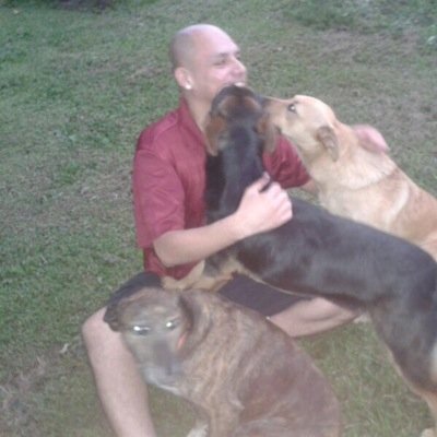 AndreTiquicia's profile picture. 