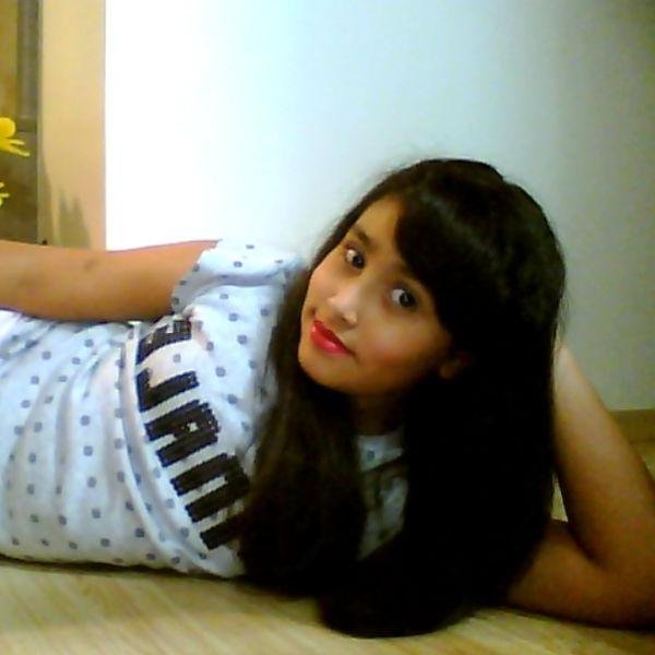 Gosto de moda ,cantar ,dancar e atuar