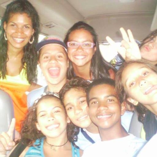 hello, futuro futbolista de la ucv, me dicen negro, mi face: https://t.co/N8m128IbyK, sigueme y te sigo *---*