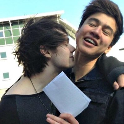 yoooooooo follow @plantsluke