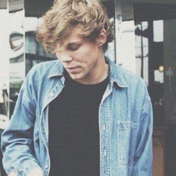 Where are you? And Im so sorry 5sos is bae. July 27 2015