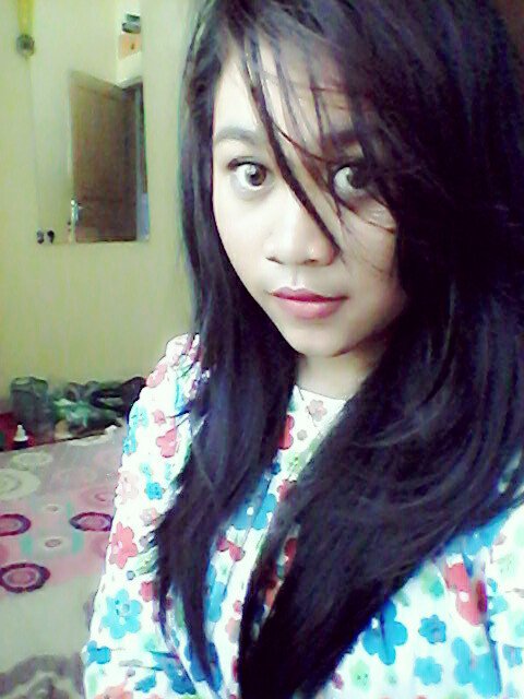 FB : alvi nur azizah I'd LINE : alvi_ndlop BB :22D00DCF stay in kebumen,jawa tengah dan yogyakarta