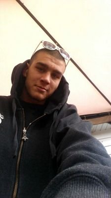 JayyClare1's profile picture. Becareful who you trust' Too many snakes out there