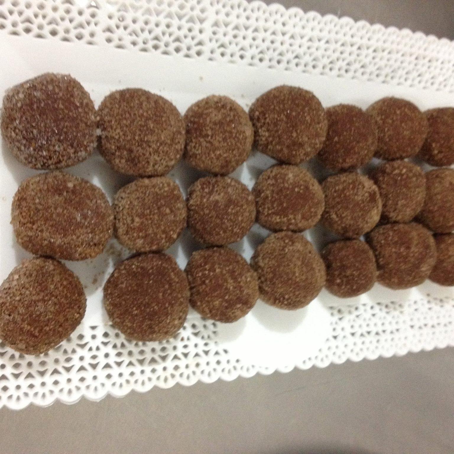 exquisitas trufas, a buen precio y con el topping que prefieras, coco, cacao, luvia de colores o chocolate, para mas informacion contactanos...