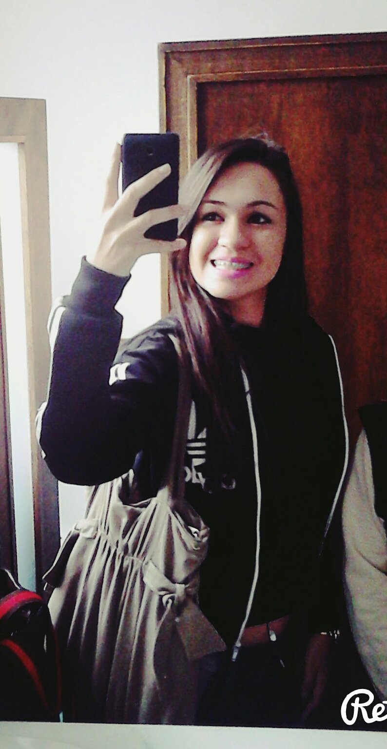 Nasci pra ser feliz e não perfeita ;) . follow - me? *-*