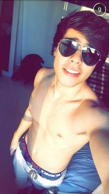 Fã club OFICIAL do Léo❤
                                                                  @mozermariani