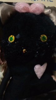 devicat's profile picture. お菓子作りとワインが大好き。ネコ科にはデレデレのちょっと腐女子だよ。