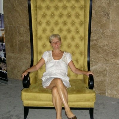 whithamsue's profile picture. Loves walking, swimming, reading, fine dining and rugby.