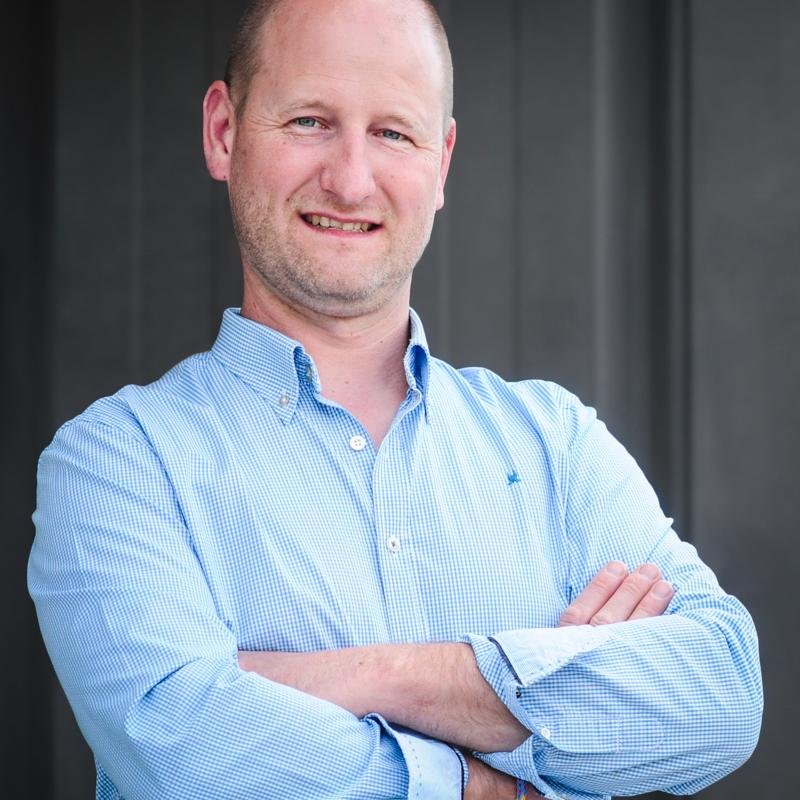 LionelDurot's profile picture. Lionel Durot est passionné depuis plus de 15 ans par le fumage du saumon. Il utilise une technique rare : le fumage à la ficelle