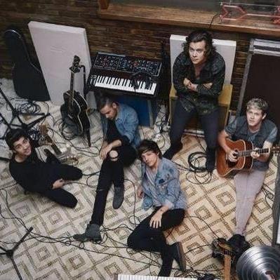5 boys, One Direction ~ Follow back :) - HS, ZM, NH, LP, LT. ♥ ·Justin Bieber· 4 boys, the vamps