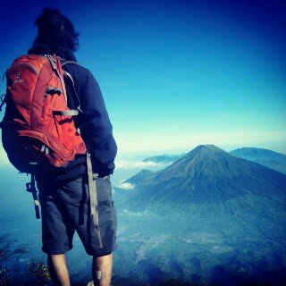 arie_ginggong's profile picture. Embun pagi engga perlu warna buat bikin daun jatuh cinta~o)