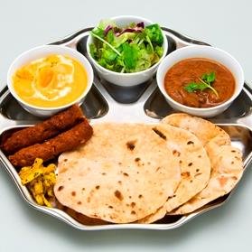 アットホームでゆったりした空間を美味しい酒と料理の店スルエシー 。ランチ全日11:00〜15:00、ディナー全日17:00〜23:00 。 お待ちしています。