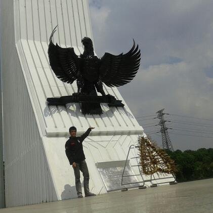 I Love JESUS and my Parents                                          My Purpose in my life to be a people useful on someday. Strive.............