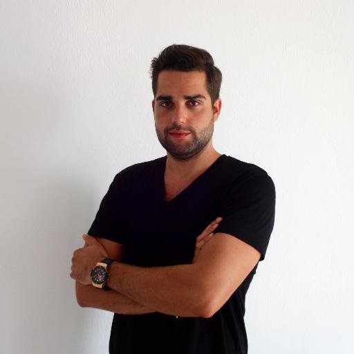 Vladimir Piteiu a studiat geologia si in prezent este Project Manager la o importanta companie care se ocupa de gestionarea deseurilor - http://t.co/z6SV4EjZz6