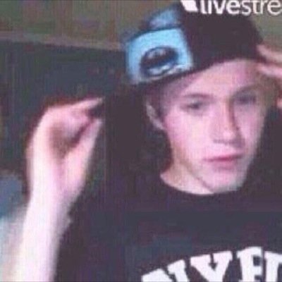hey follow @njhestru for dm's to Niall. Zayn, Liam :D !!