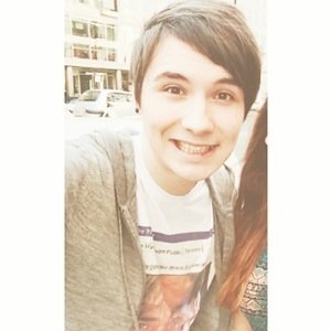 go follow @lessamazingjess because she gave you this free follow :-)