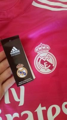 Hola somos tienda online vendemos camisetas de todos los equipos de fútbol baratas y baloncesto para mas informacion tlf 675590381