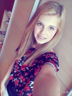 Dagi ist mein Vorbild sie ist Wunderschön, nett, lustig.... eine richtige Powerfrau :)  I love her ♥ Bitte folgt ihr und Abonniert sie :**